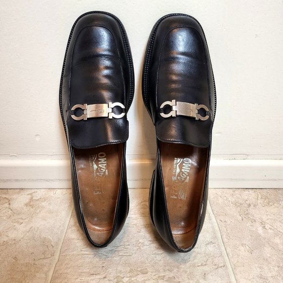 Salvatore Ferragamo Classic Moccasin with Gancini Ornament Size 10.5 main image 2